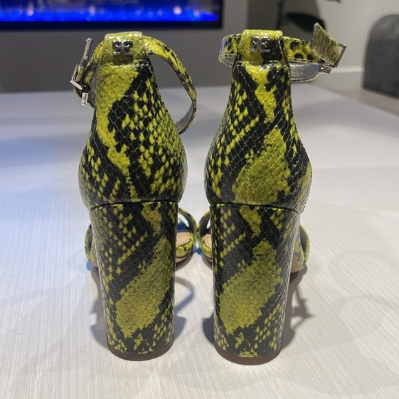 Sam Edelman neon snakeskin chunky heel ankle strap size 6.5 - Picture 3 of 4